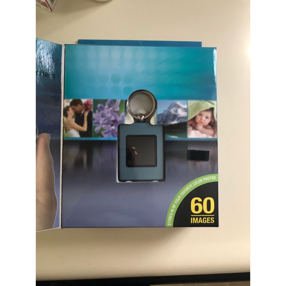 Digital Photo Frame for Keychain - Picture 8 of 8